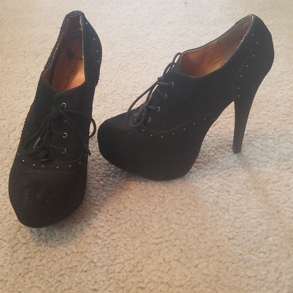 Pumps - Picture 1 of 1